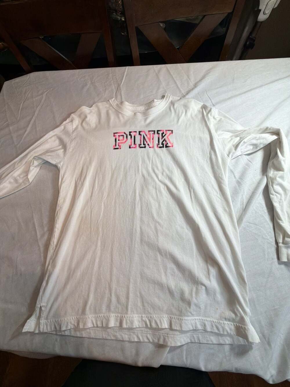 Victoria's Secret PINK Long Sleeve Graphic T-Shirt White Size M